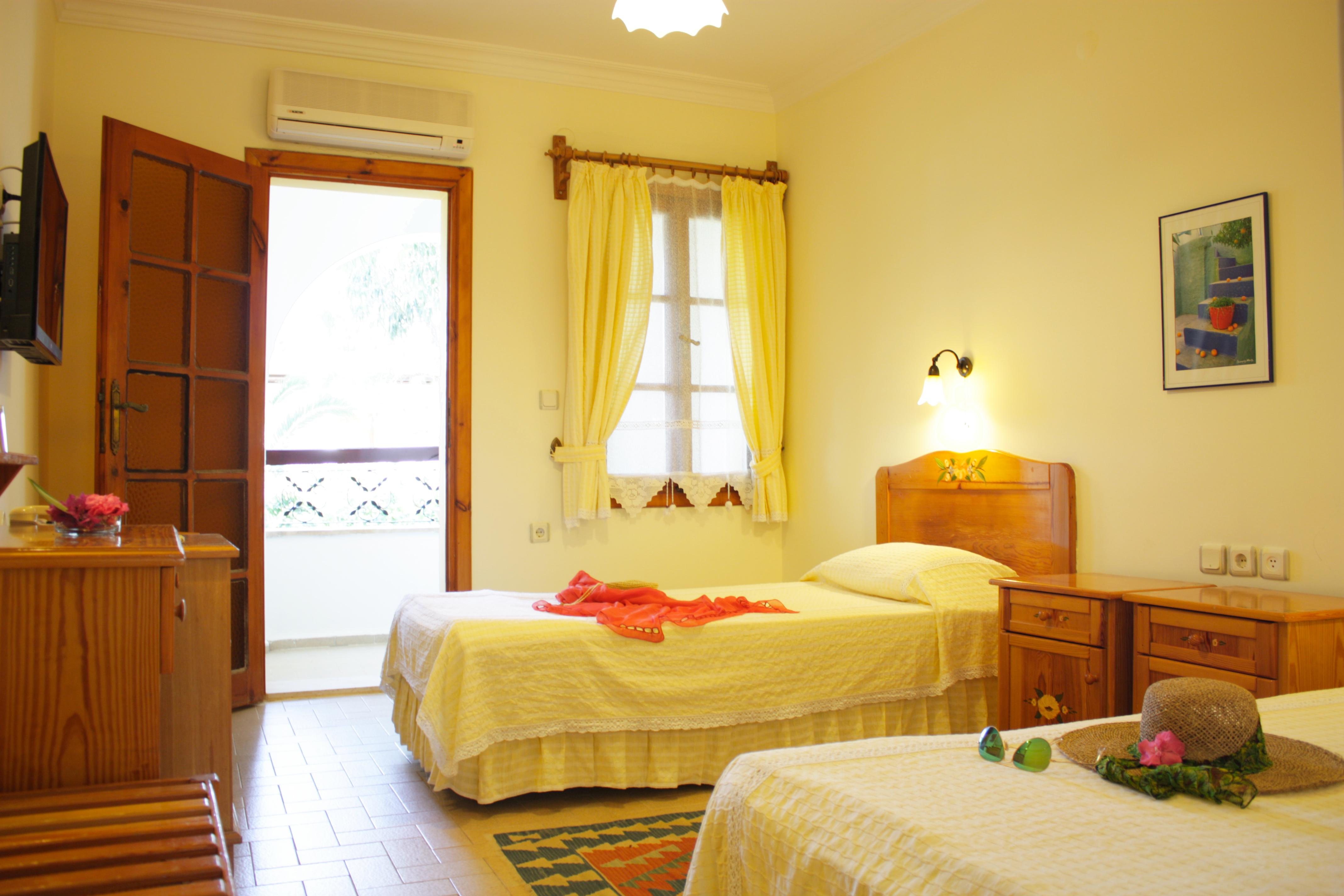 Toloman Hotel Bitez Beach Bagian luar foto