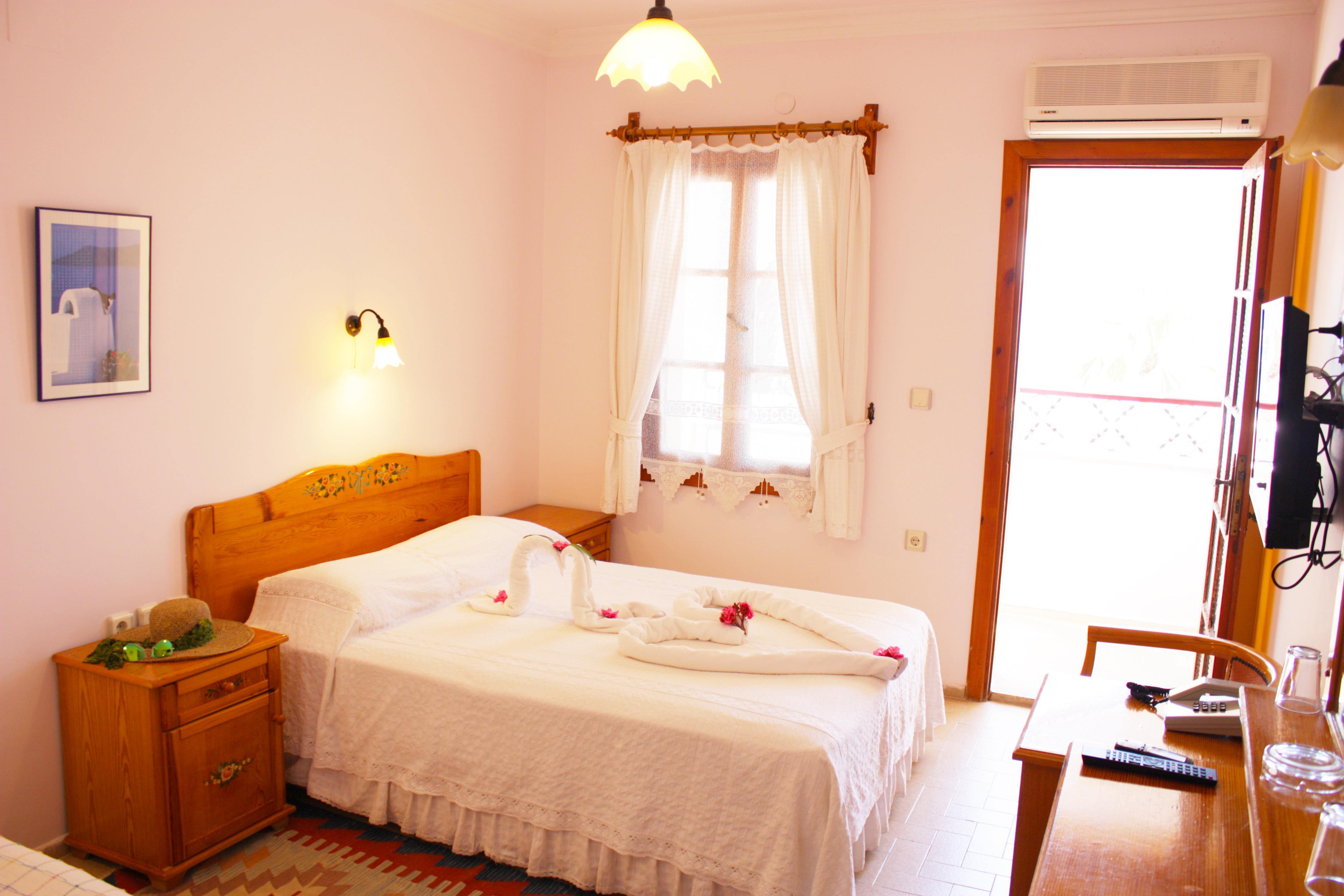 Toloman Hotel Bitez Beach Bagian luar foto