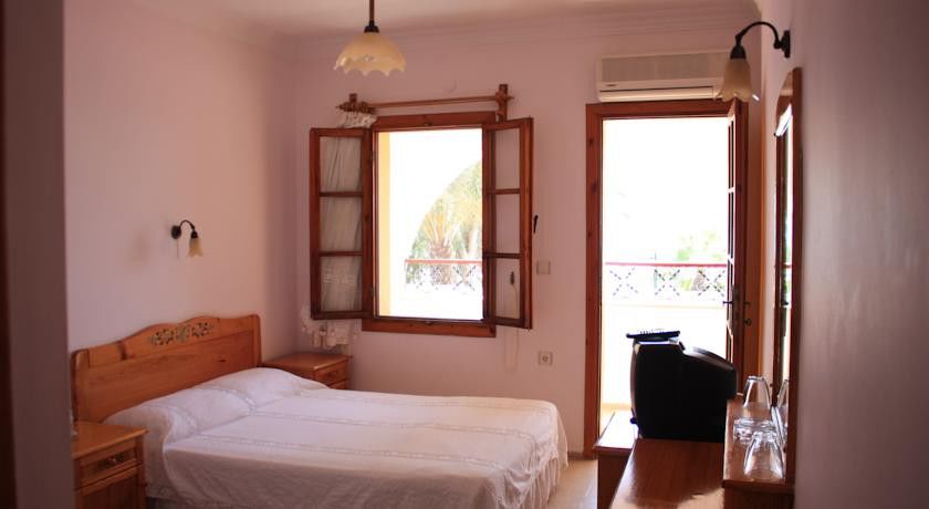 Toloman Hotel Bitez Beach Bagian luar foto
