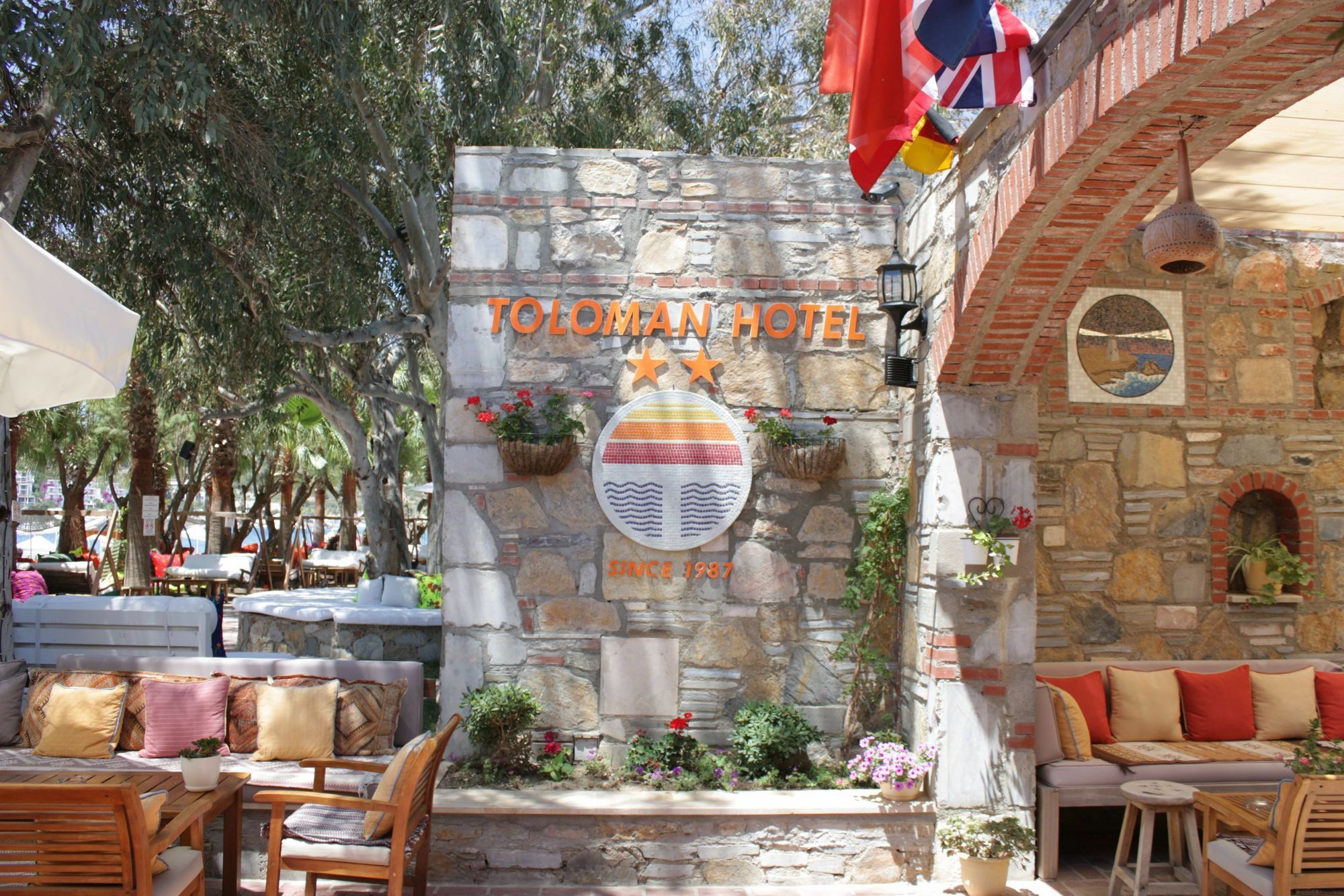 Toloman Hotel Bitez Beach Bagian luar foto