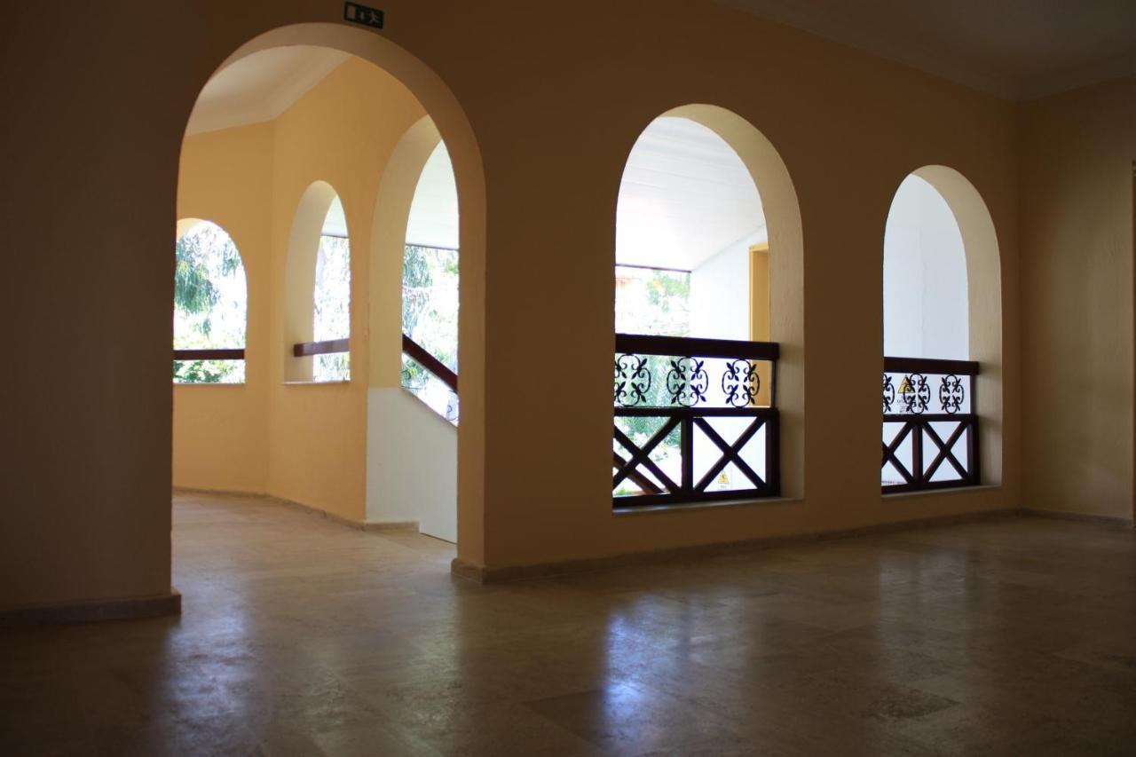 Toloman Hotel Bitez Beach Bagian luar foto